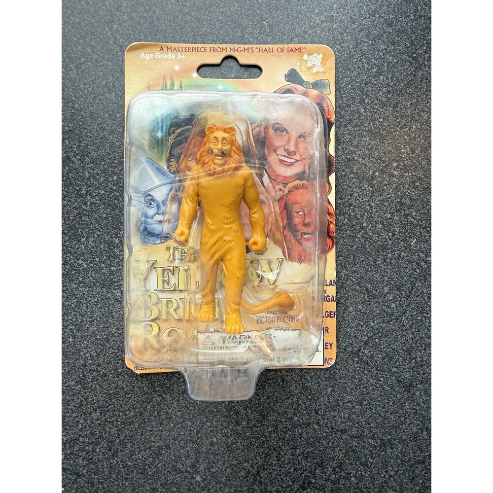 New in Box Wizard Of Oz 3" Cowardly Lion PVC Figure 2005 Greenbrier kidcore toy
